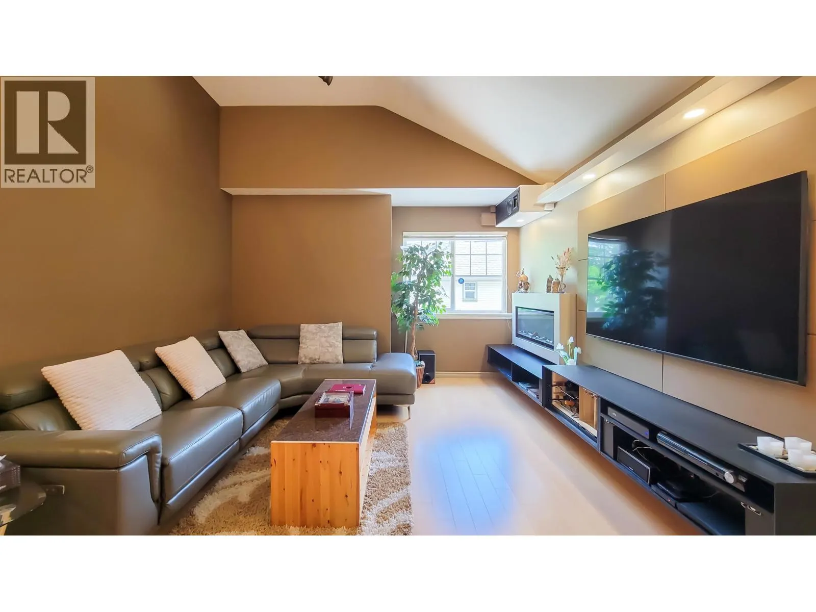 2 3300 PLATEAU BOULEVARD