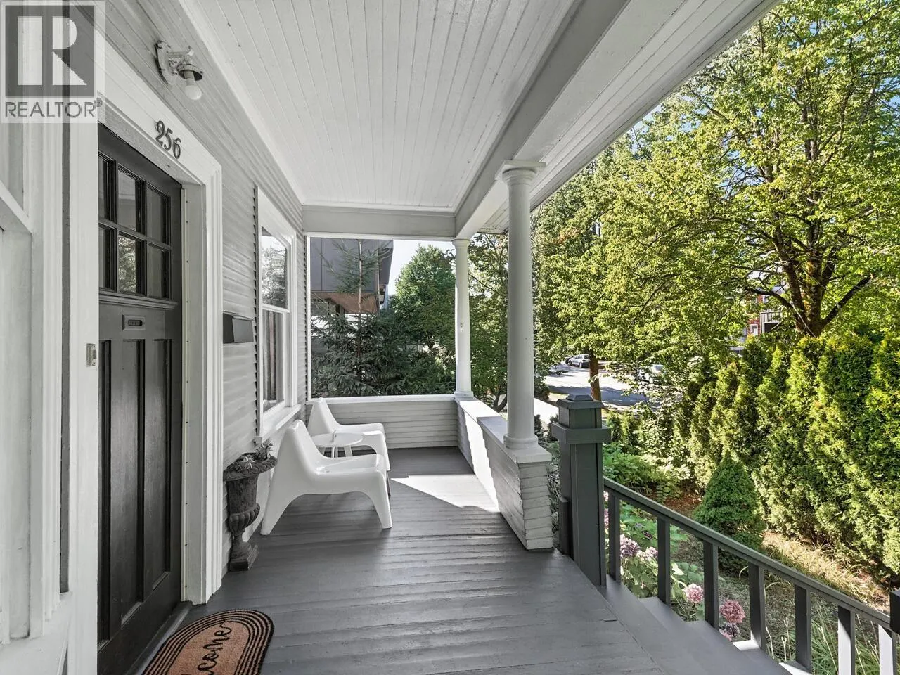 256 E 16TH AVENUE