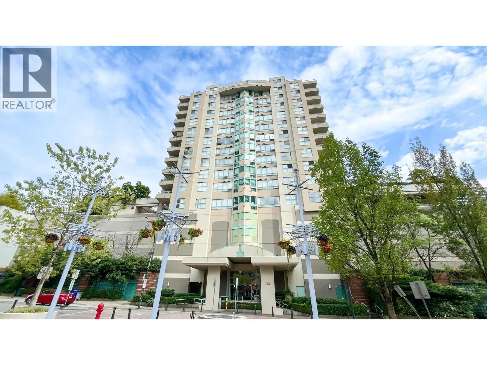 702 728 PRINCESS STREET