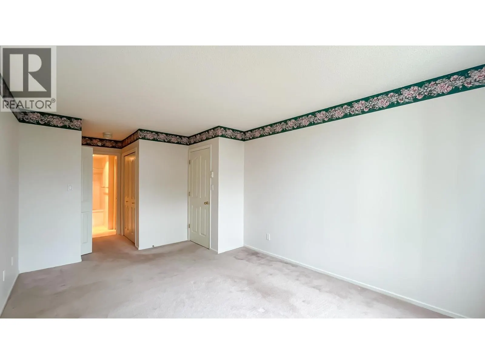 702 728 PRINCESS STREET
