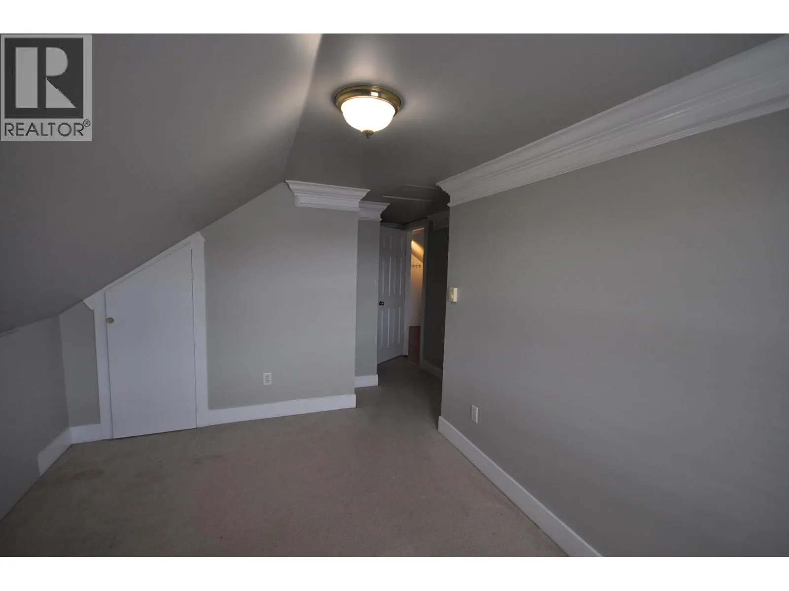 7505 KINGSWAY