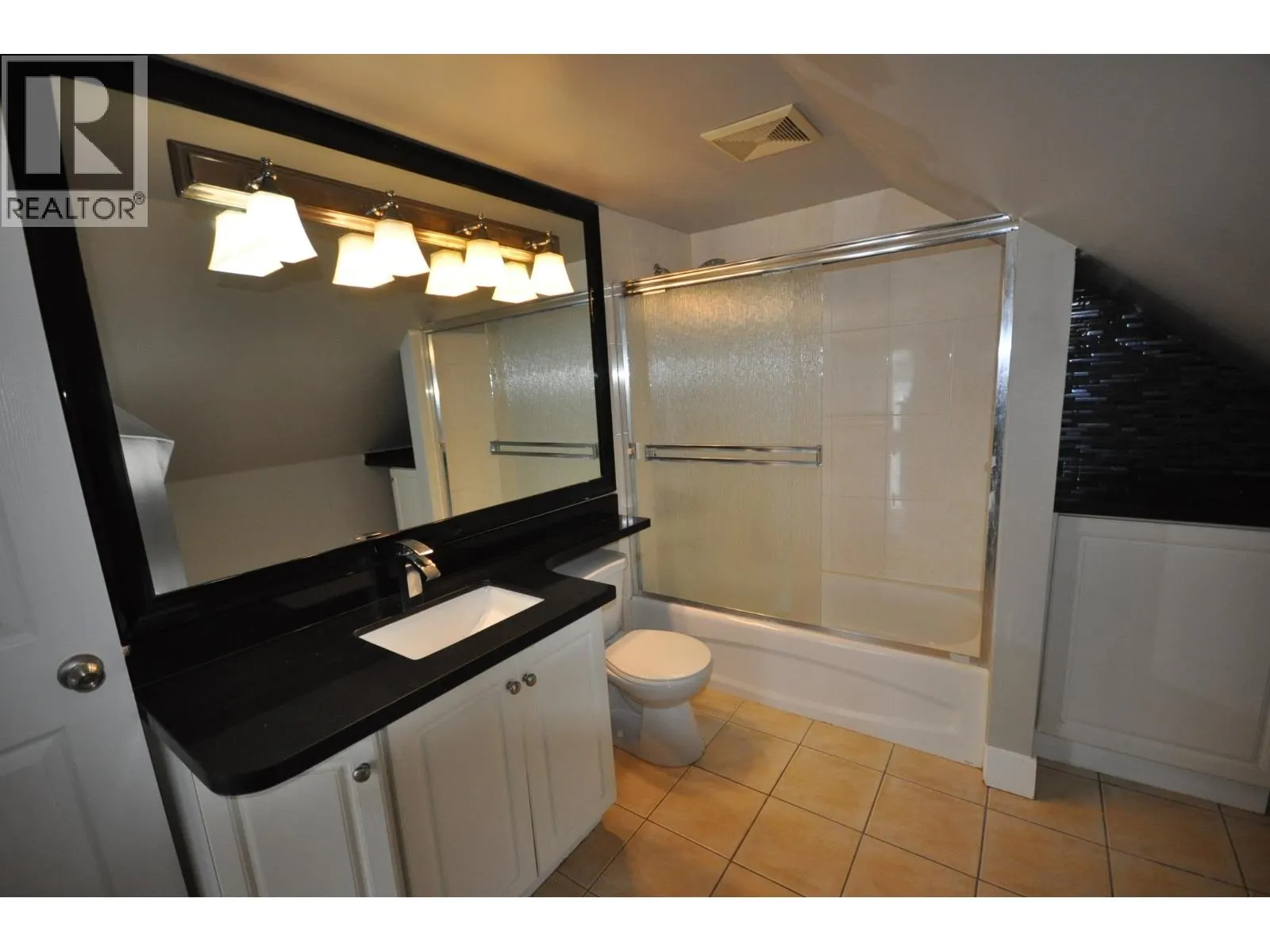 7505 KINGSWAY