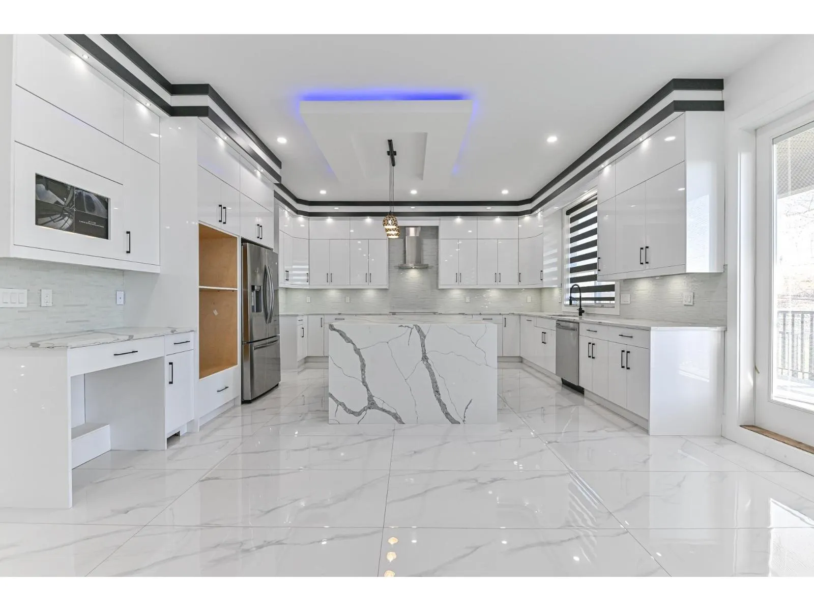 2540 TERMINAL COURT