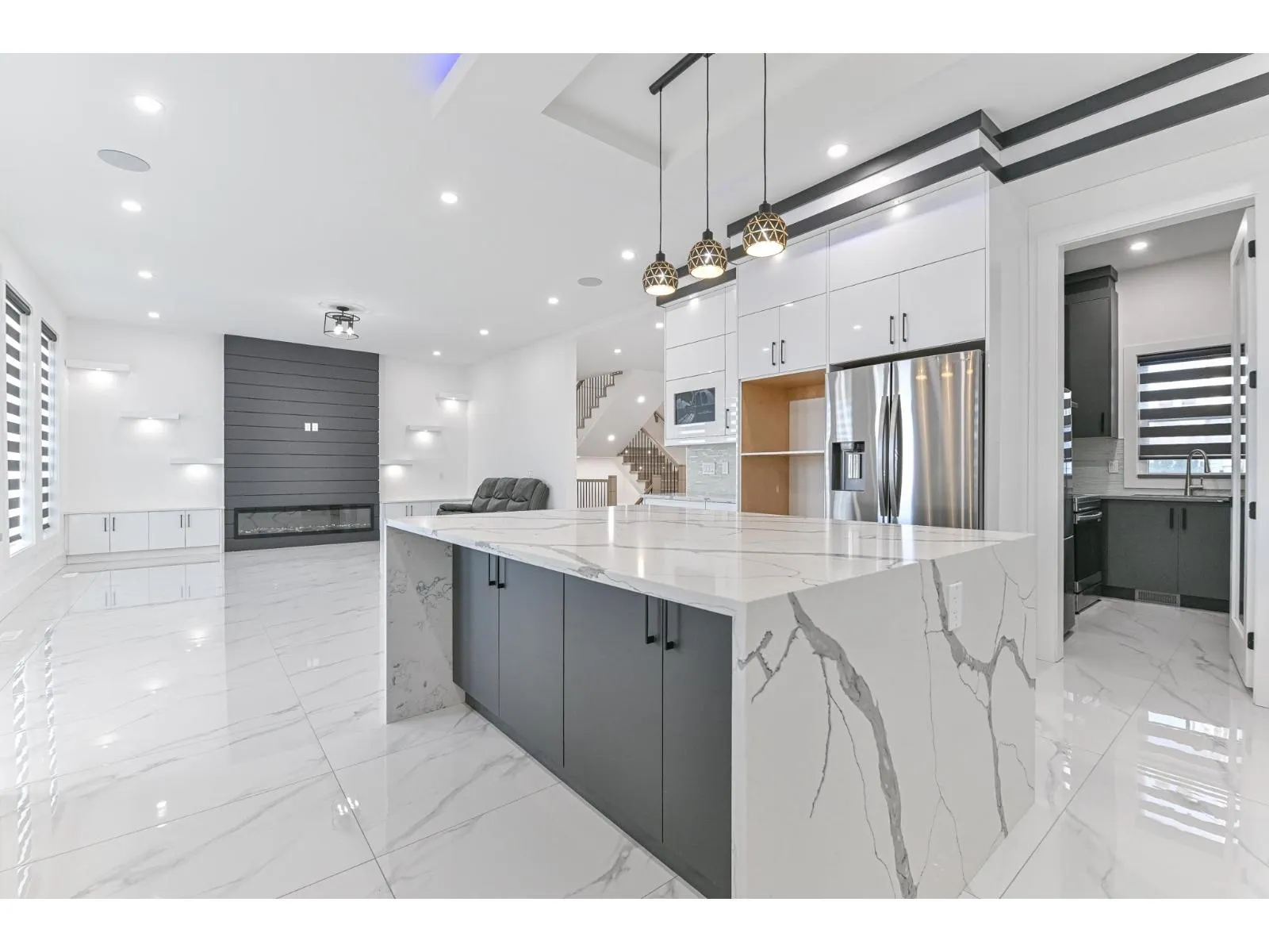 2540 TERMINAL COURT