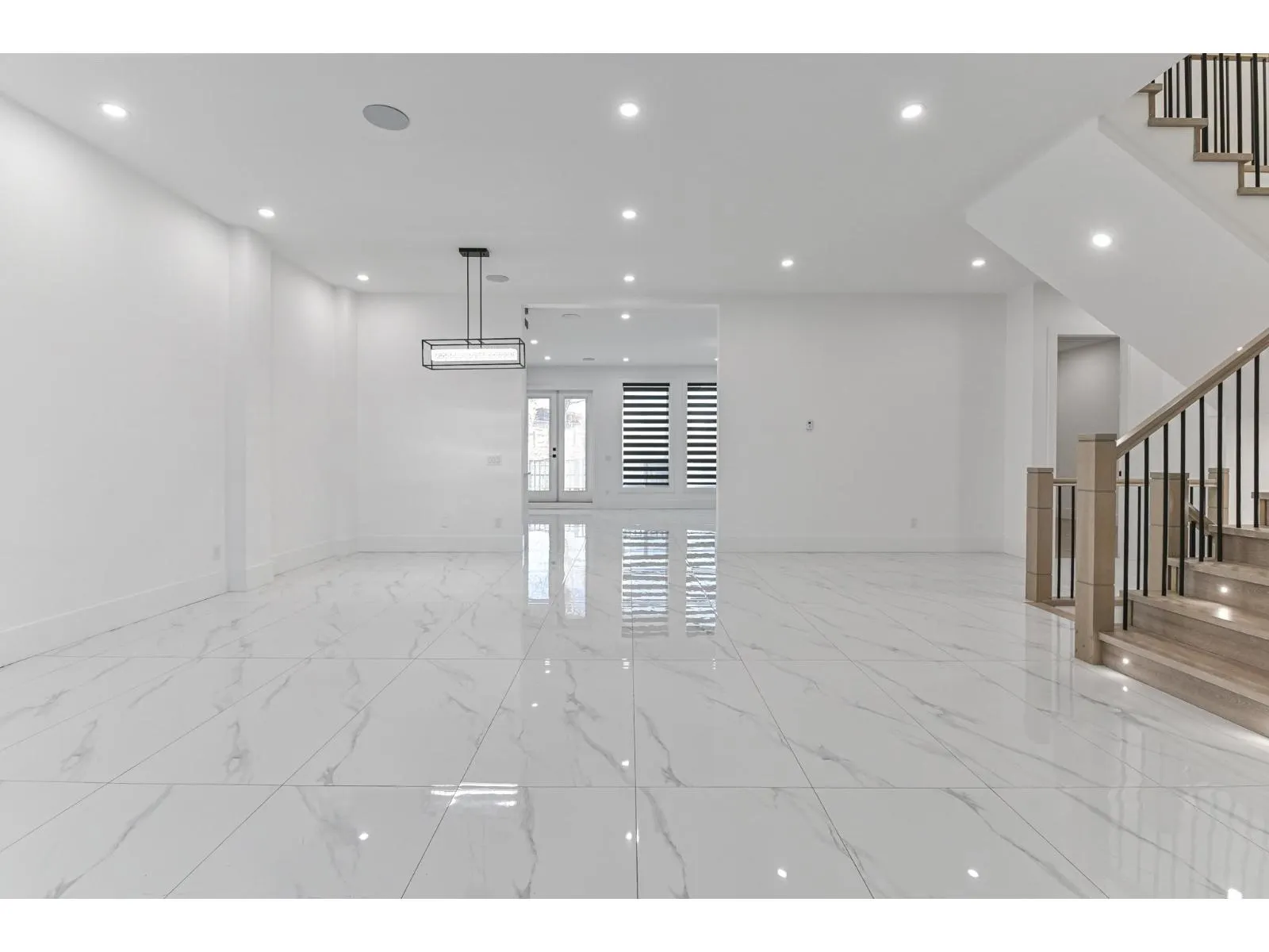 2540 TERMINAL COURT