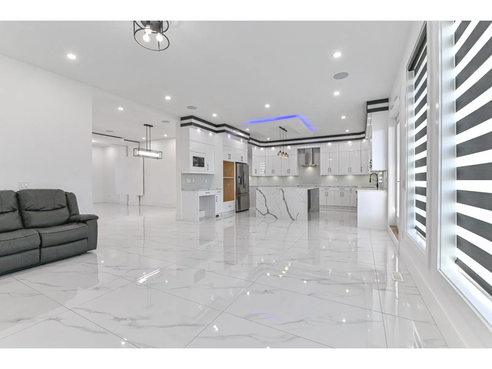 2540 TERMINAL COURT