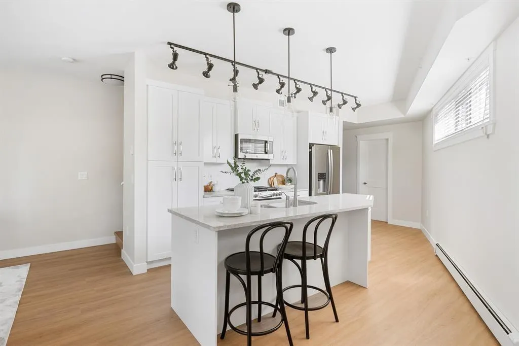 112 20932 83 AVENUE