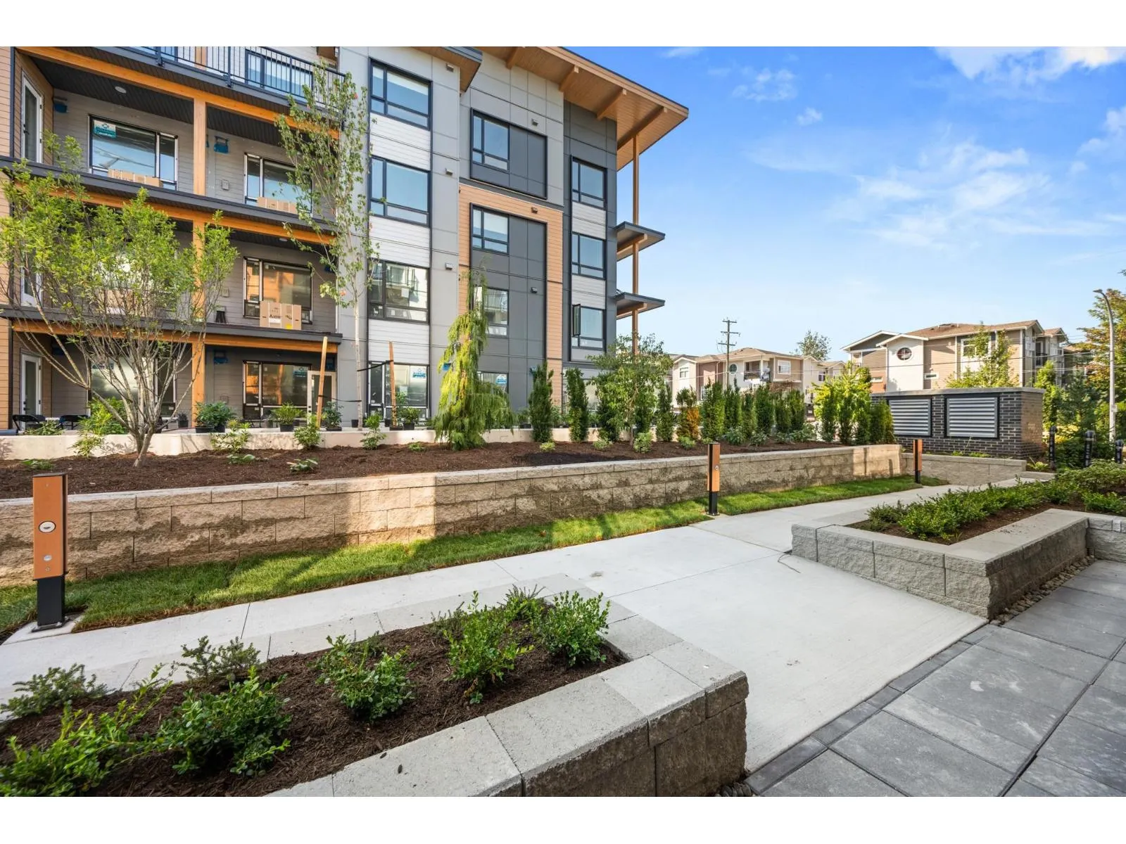 112 20932 83 AVENUE