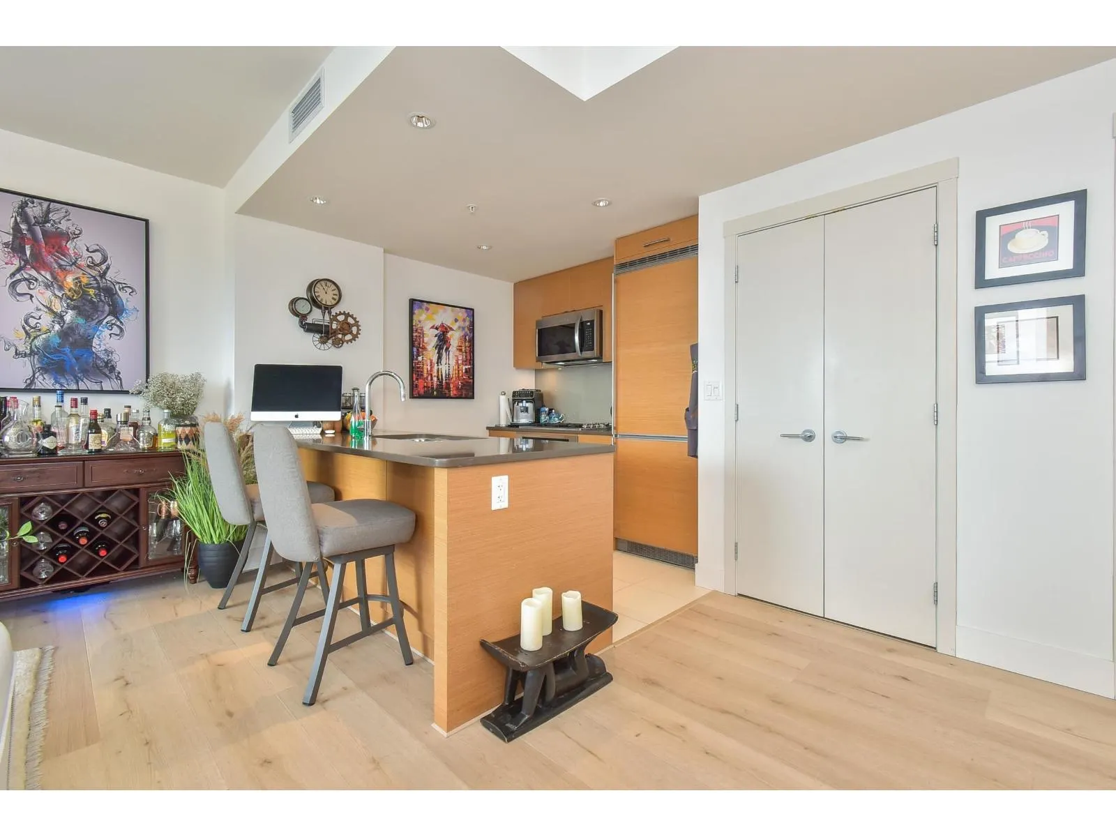 1207 15152 RUSSELL AVENUE