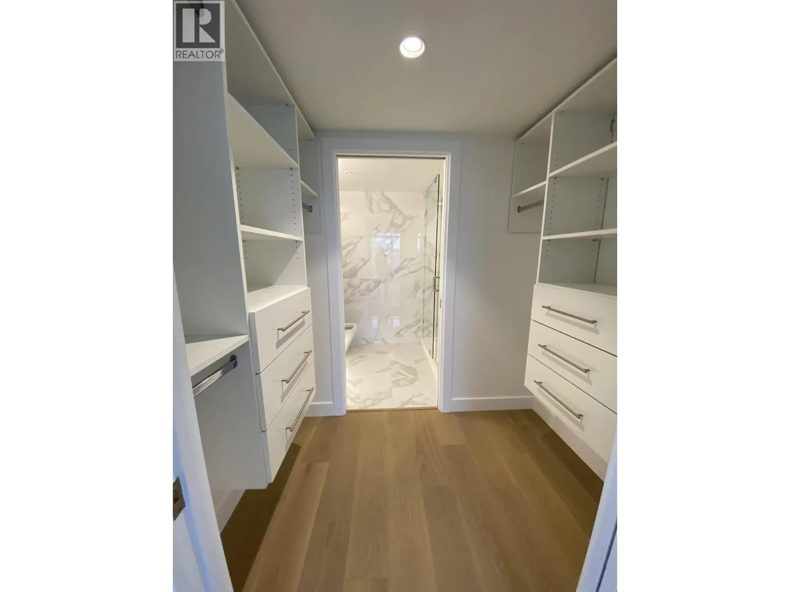 1601 5788 GILBERT ROAD
