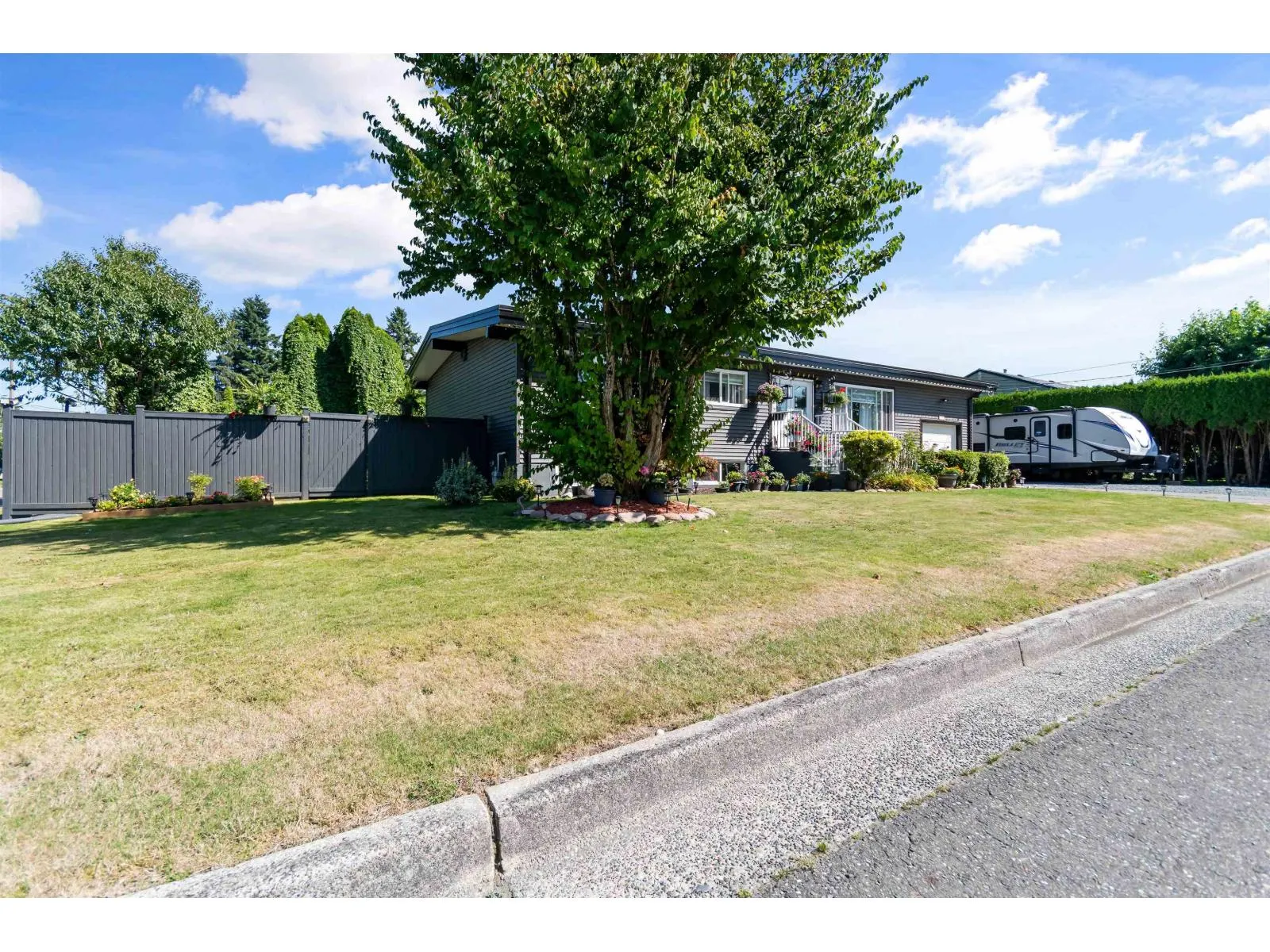 8550 NORMAN CRESCENT|Chilliwack Proper South