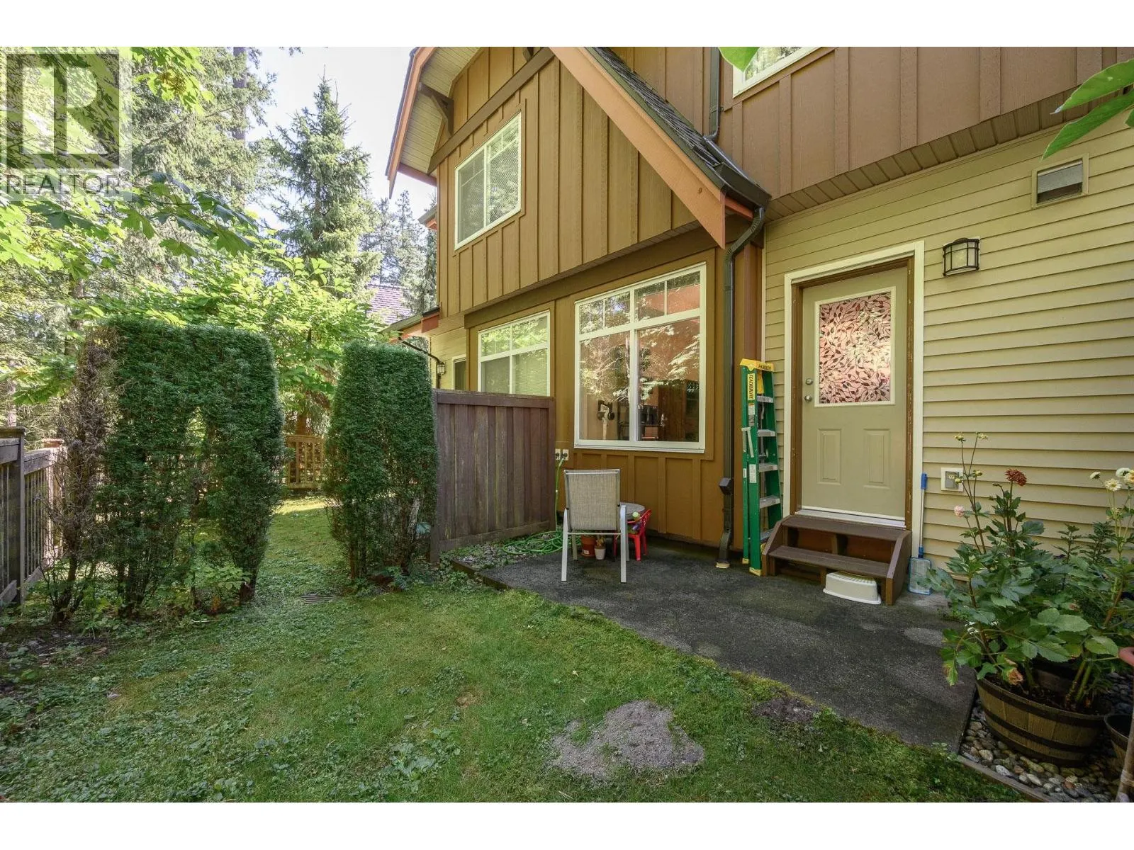 29 2000 PANORAMA DRIVE