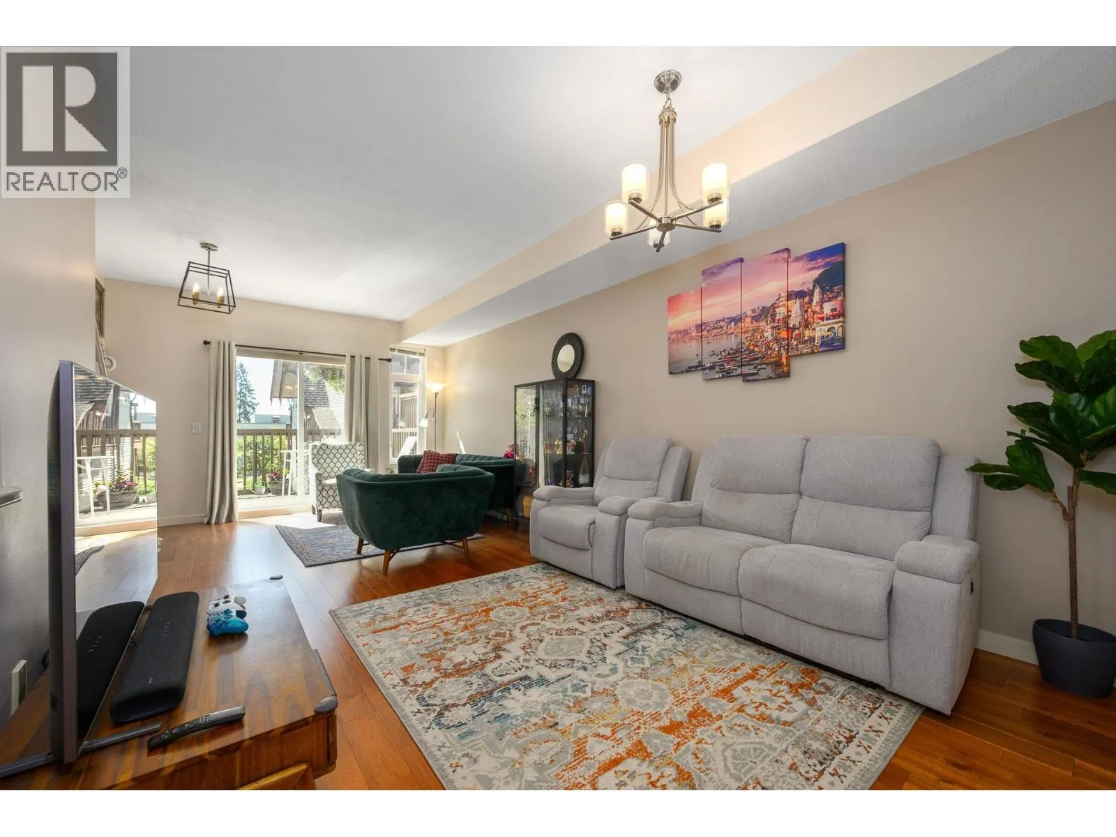 29 2000 PANORAMA DRIVE