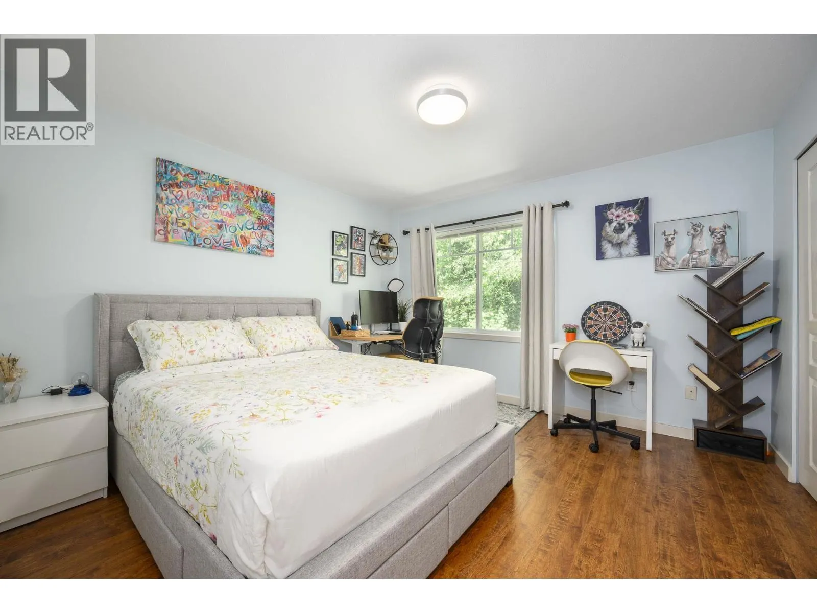 29 2000 PANORAMA DRIVE