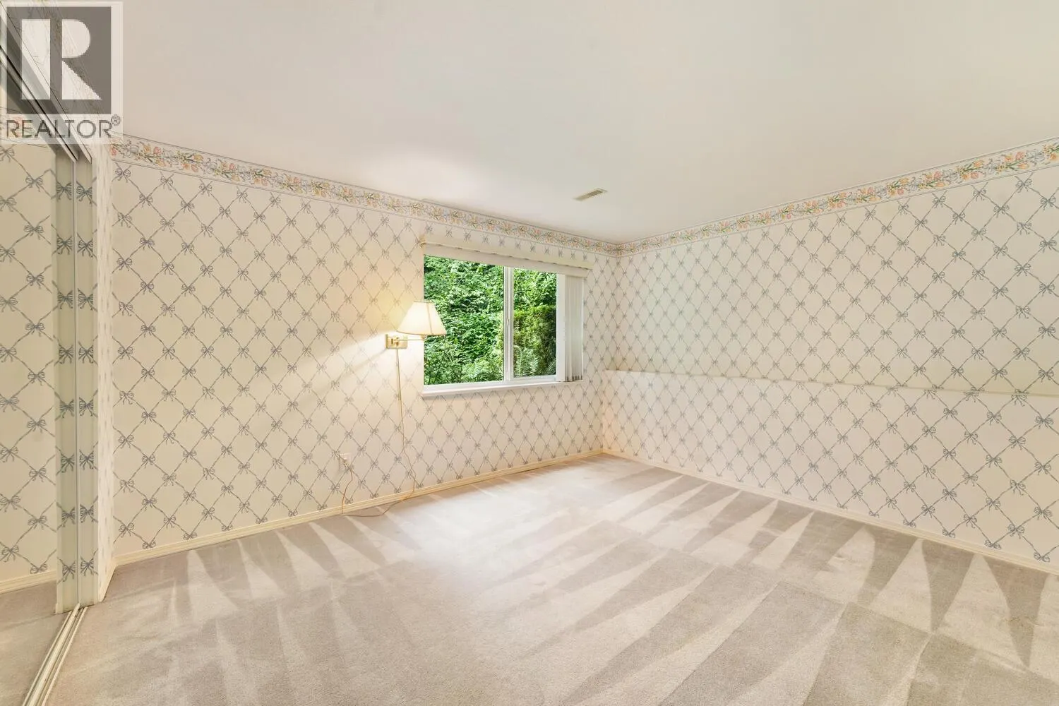 105 101 PARKSIDE DRIVE