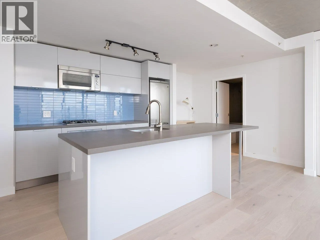 2503 108 W CORDOVA STREET