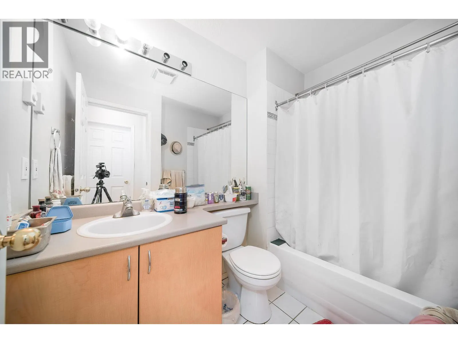 416 2238 KINGSWAY