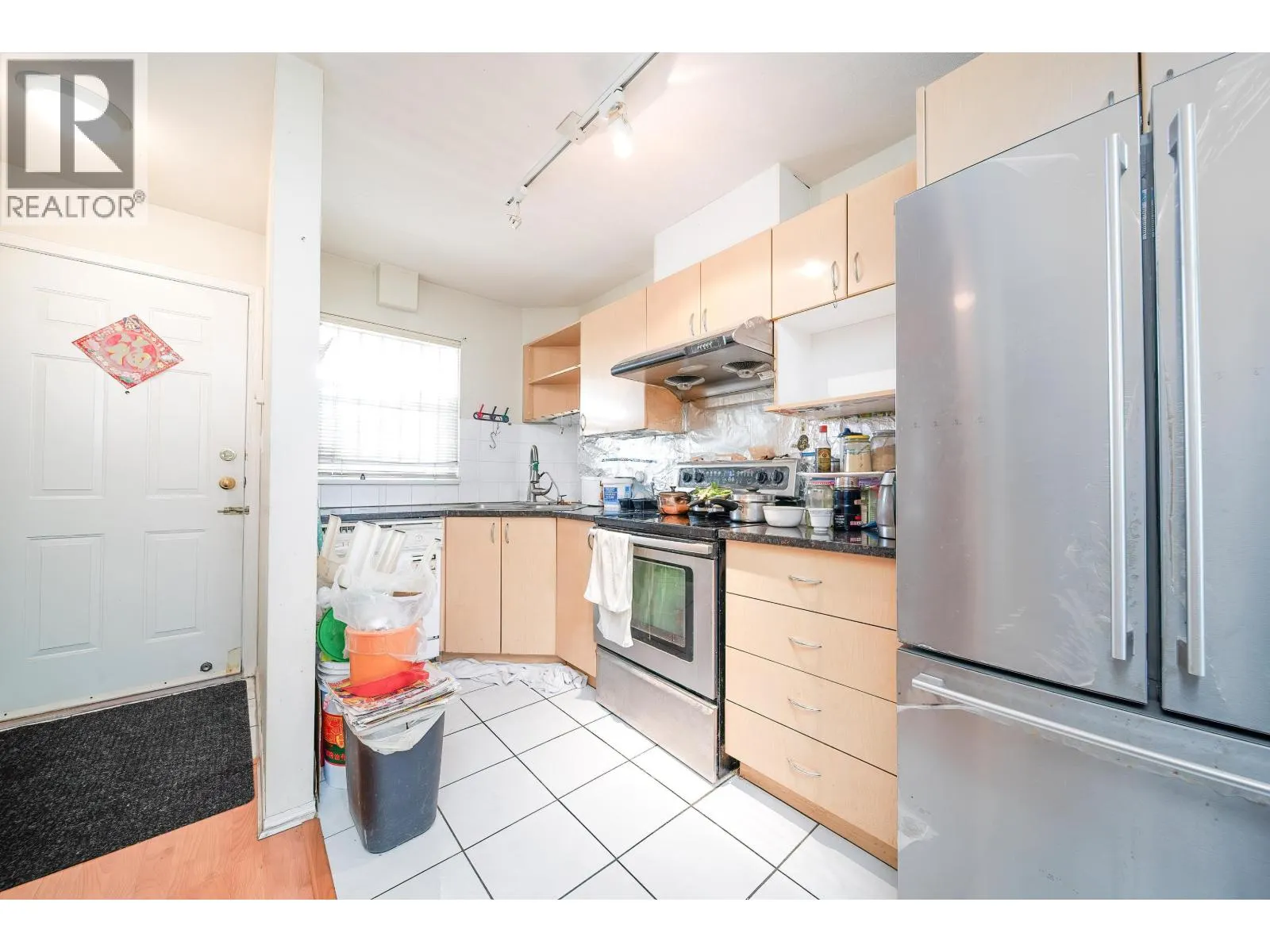 416 2238 KINGSWAY