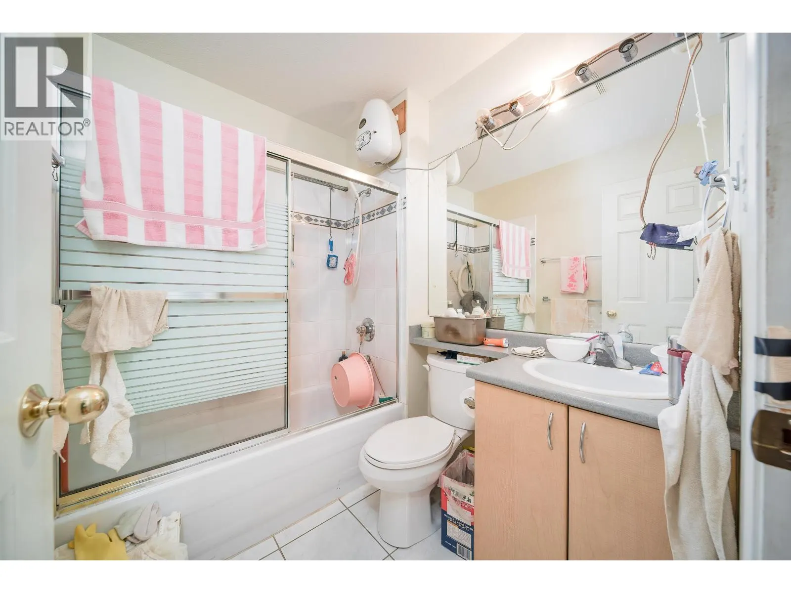 416 2238 KINGSWAY