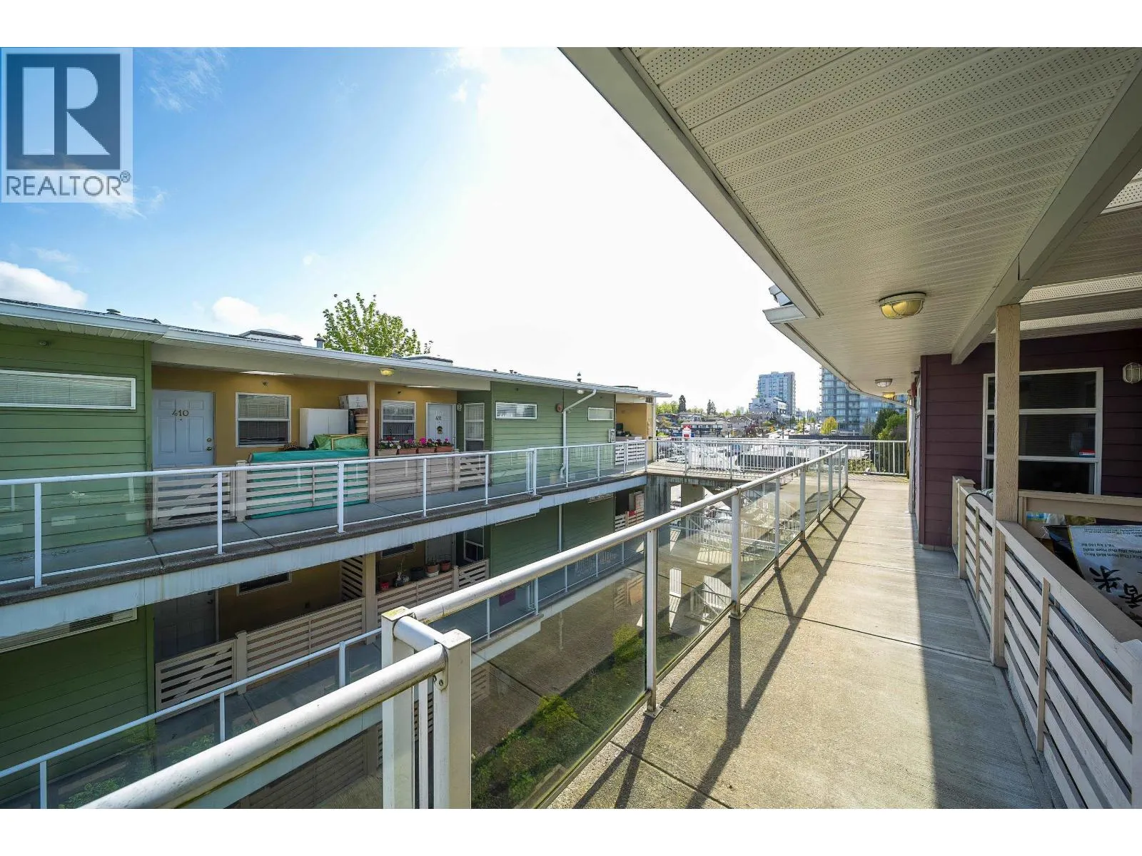 416 2238 KINGSWAY