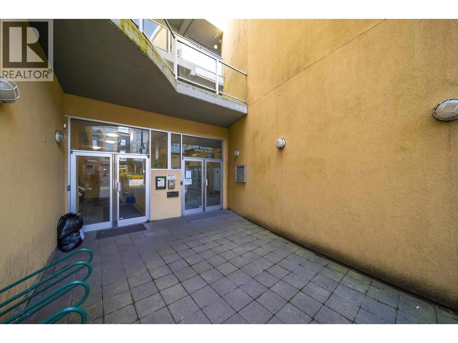416 2238 KINGSWAY