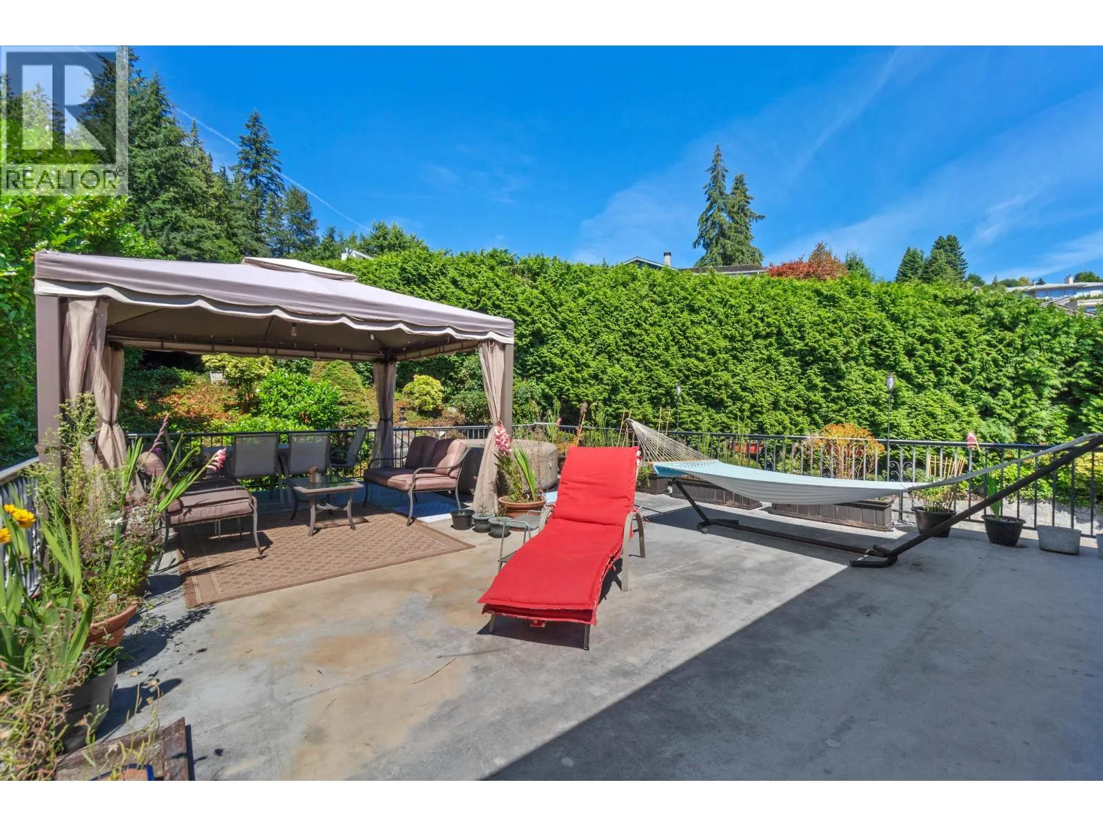 1373 CAMWELL DRIVE