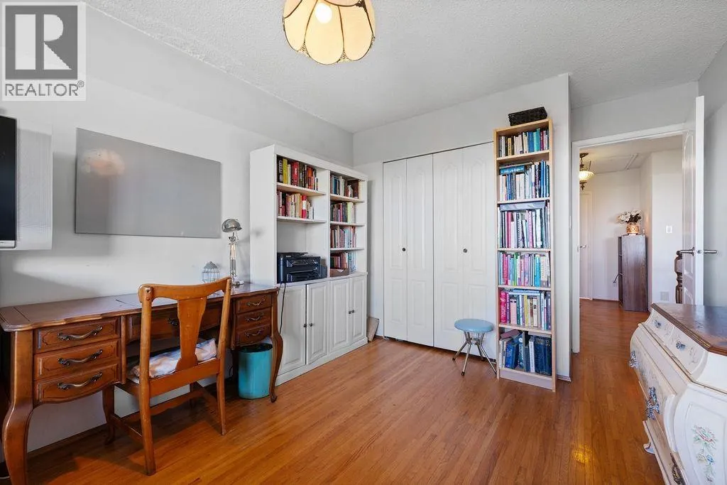 1373 CAMWELL DRIVE