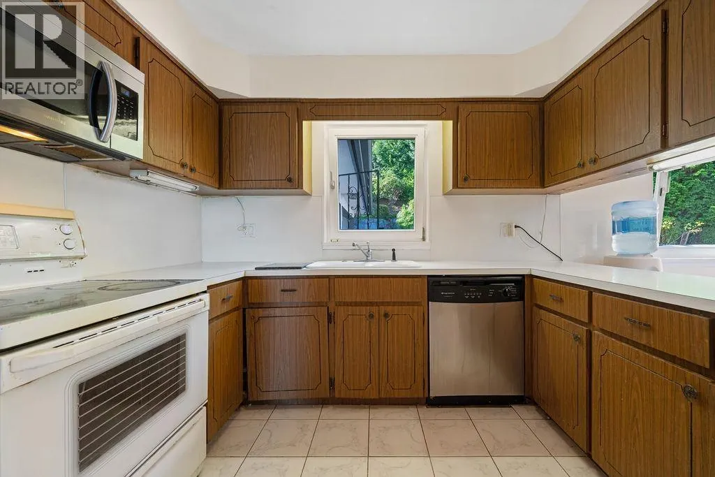 1373 CAMWELL DRIVE