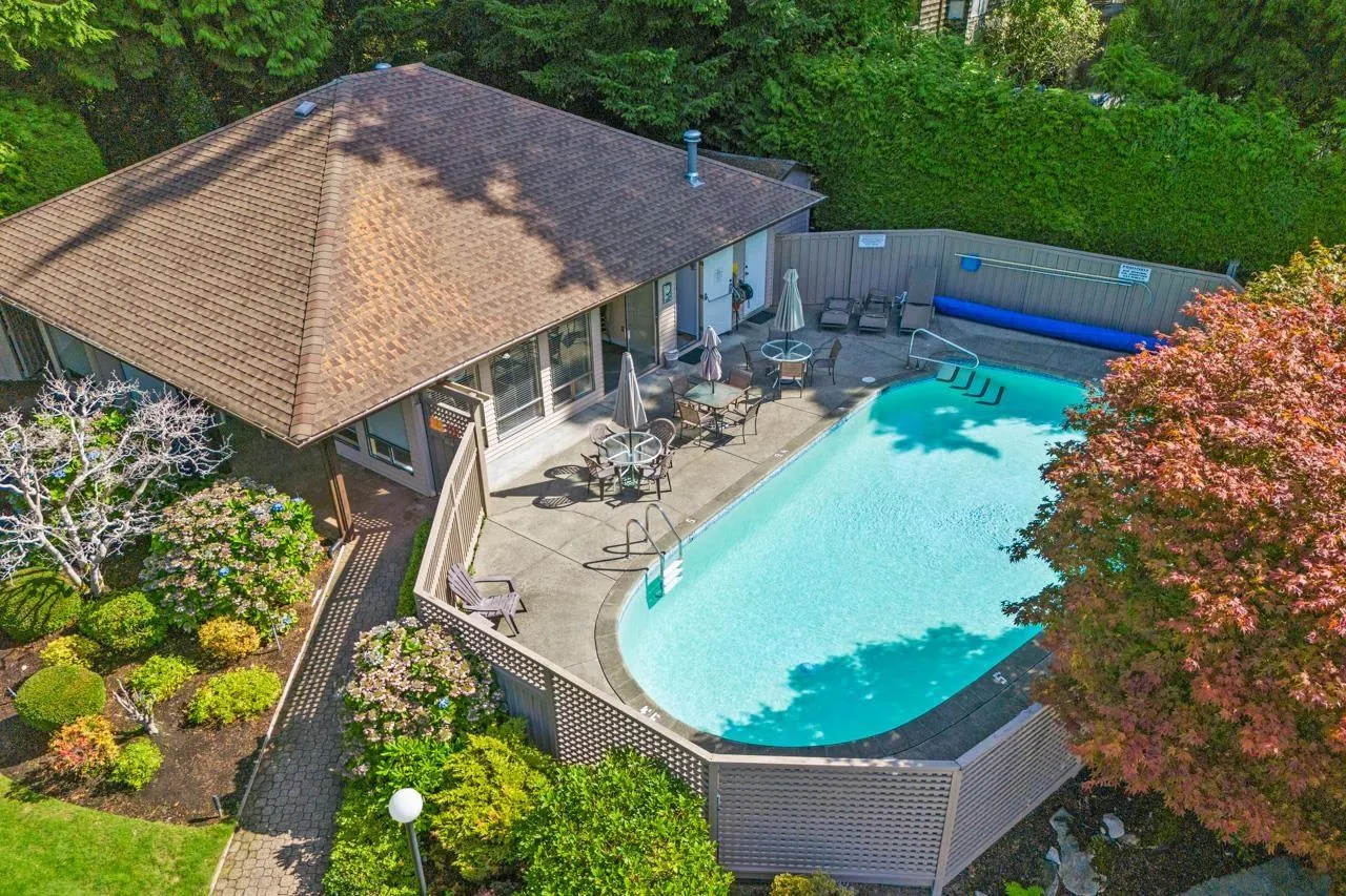 11 1725 SOUTHMERE CRESCENT