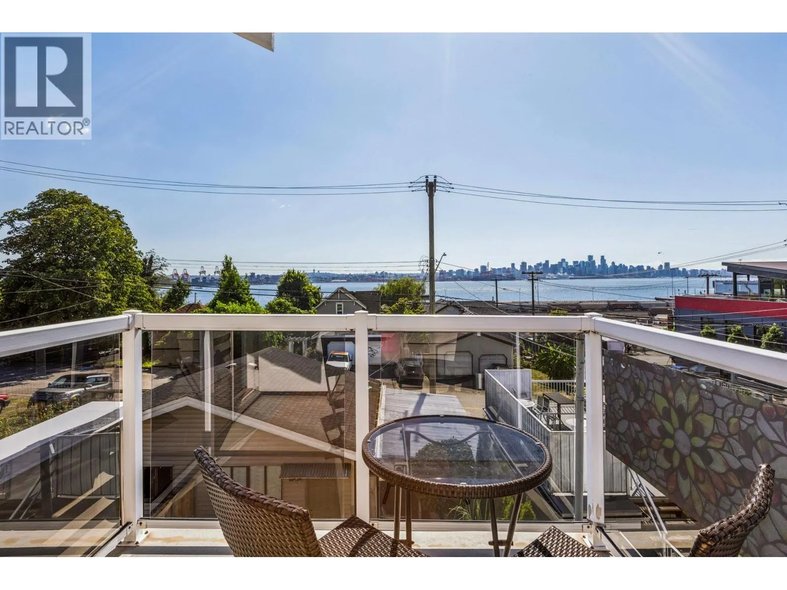 407 E 1ST STREET
