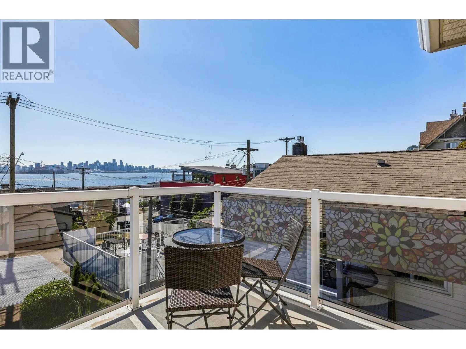 407 E 1ST STREET