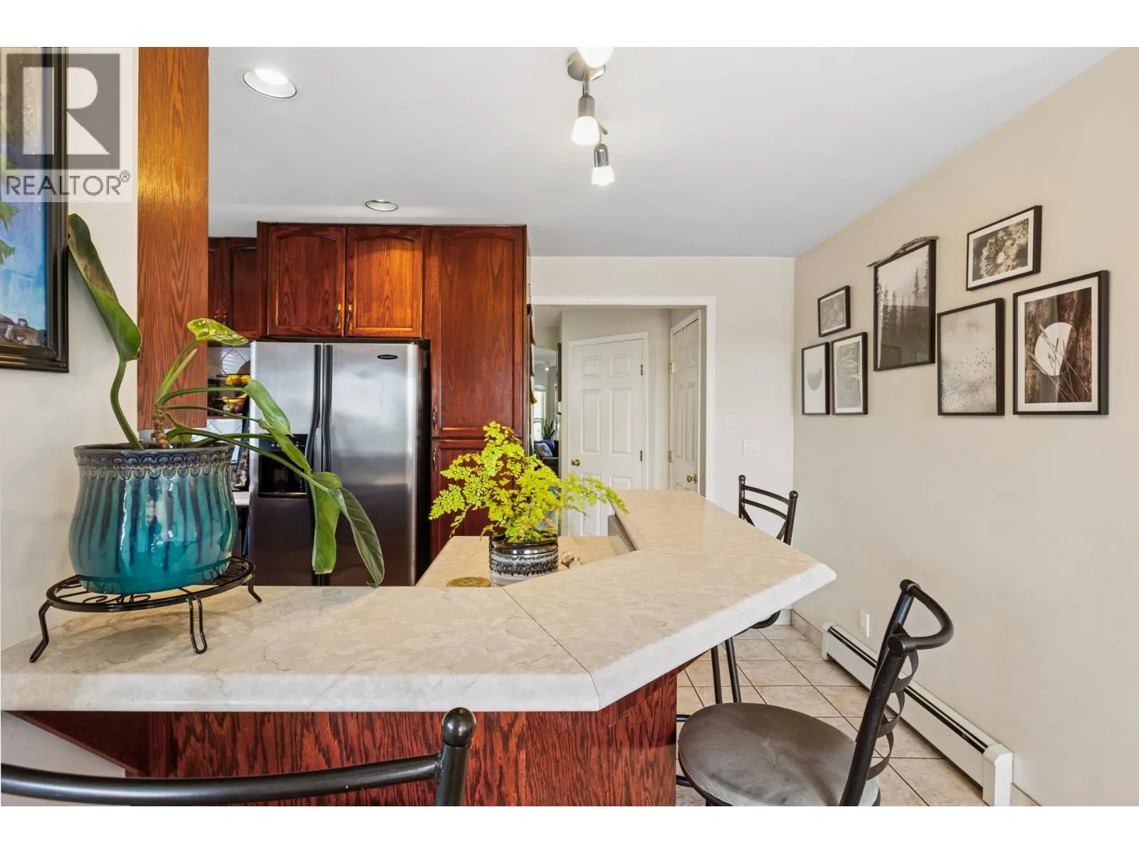 407 E 1ST STREET