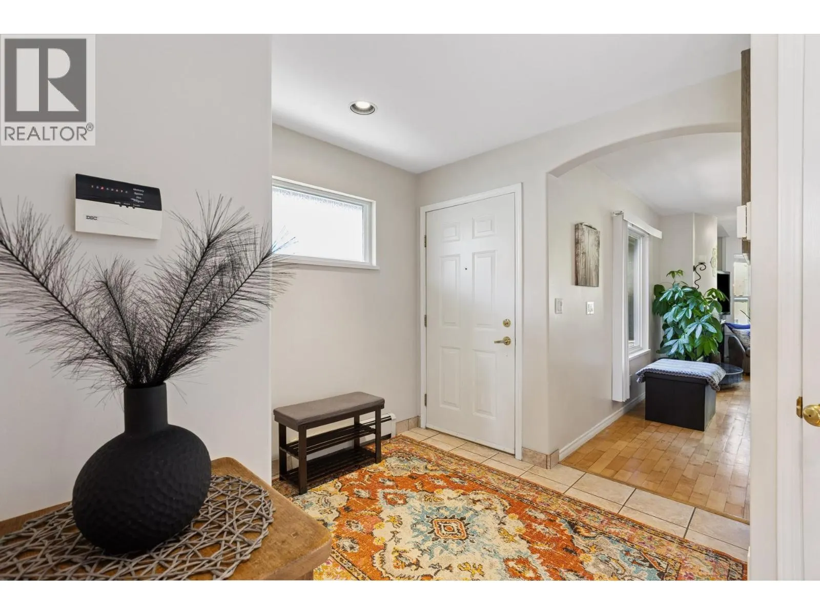 407 E 1ST STREET