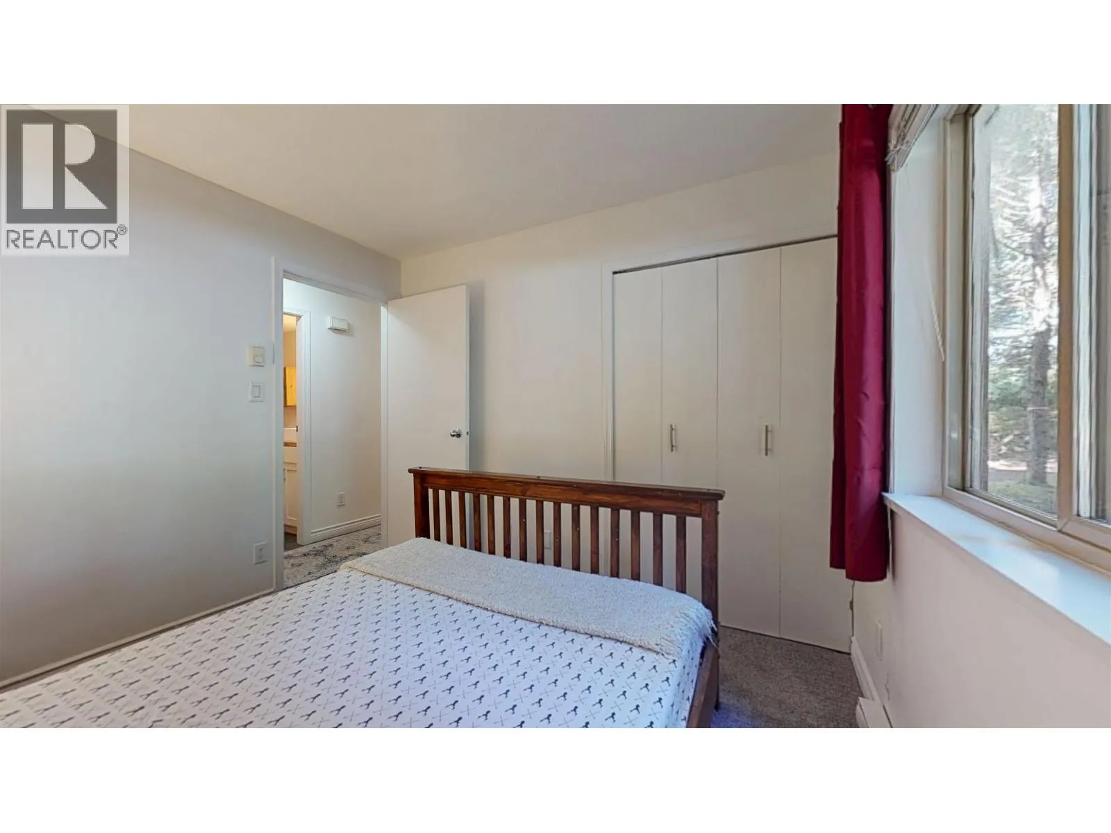 101 3070 HILLCREST DRIVE