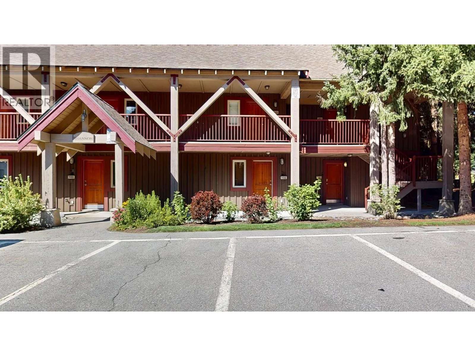 101 3070 HILLCREST DRIVE