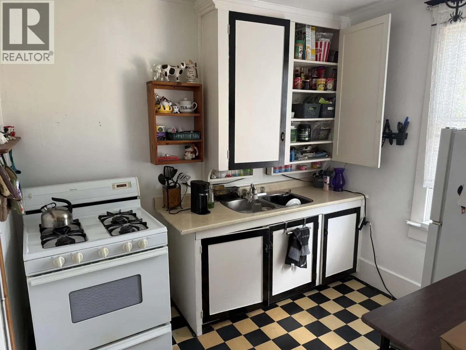 423 SIXTH STREET