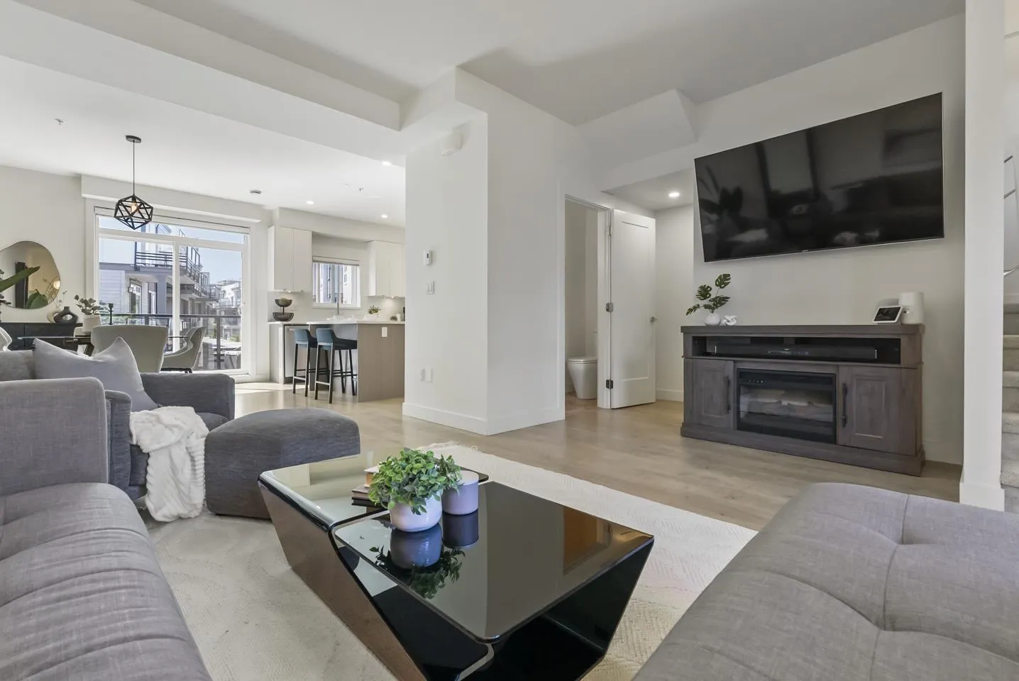 68 7947 209 STREET
