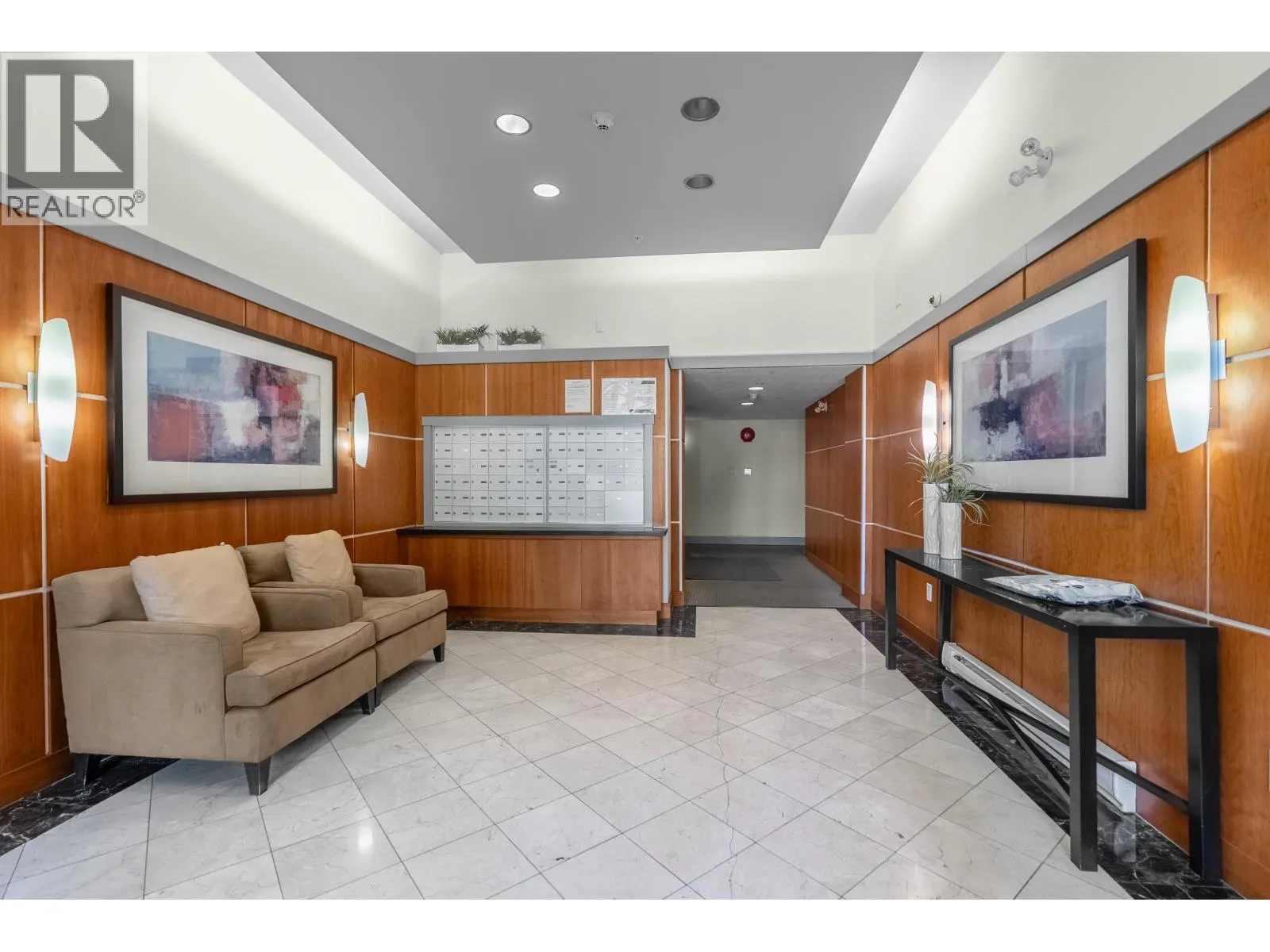 5102 5111 GARDEN CITY ROAD