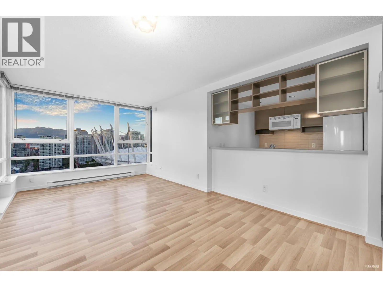 2908 928 BEATTY STREET