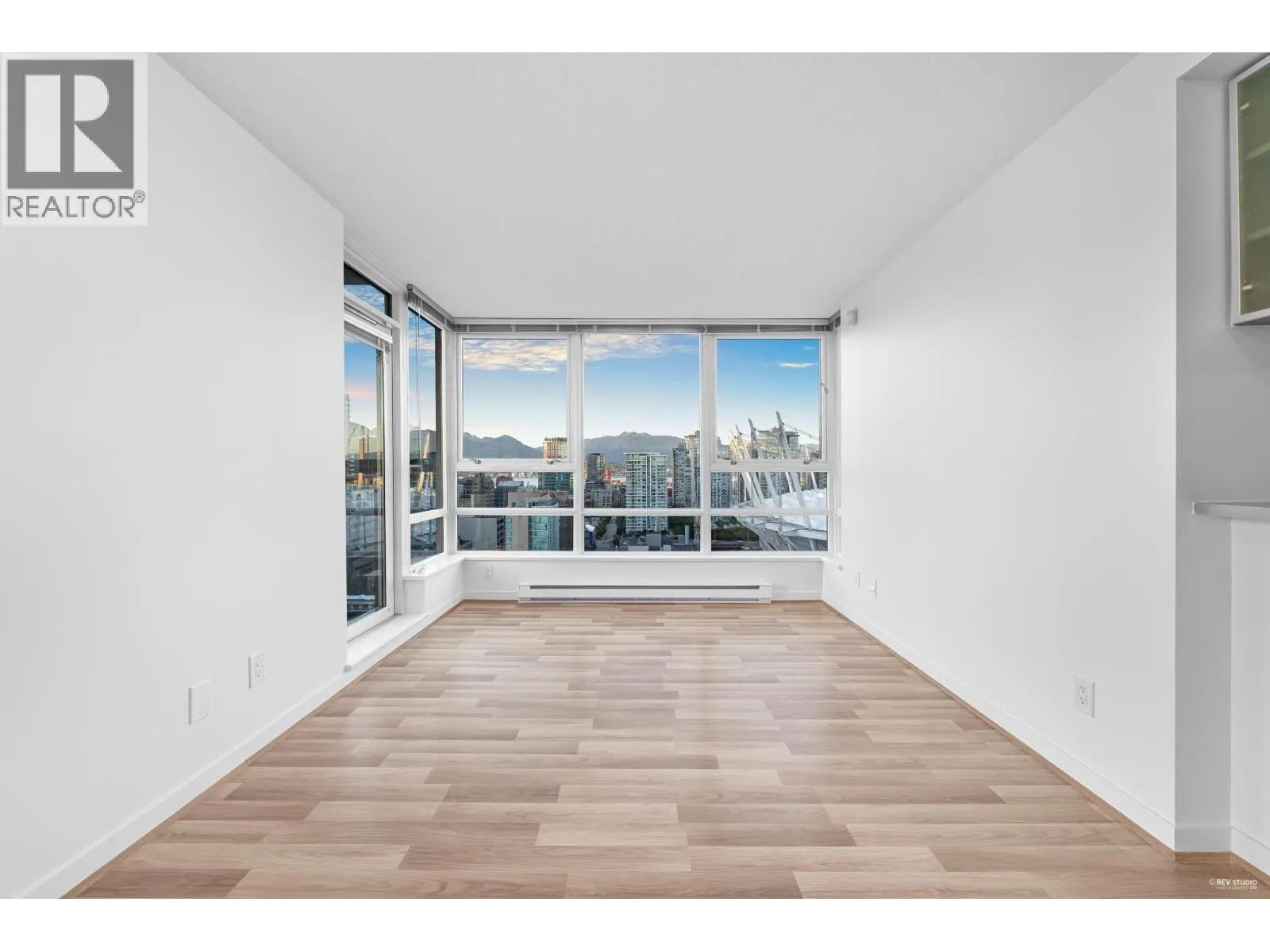 2908 928 BEATTY STREET