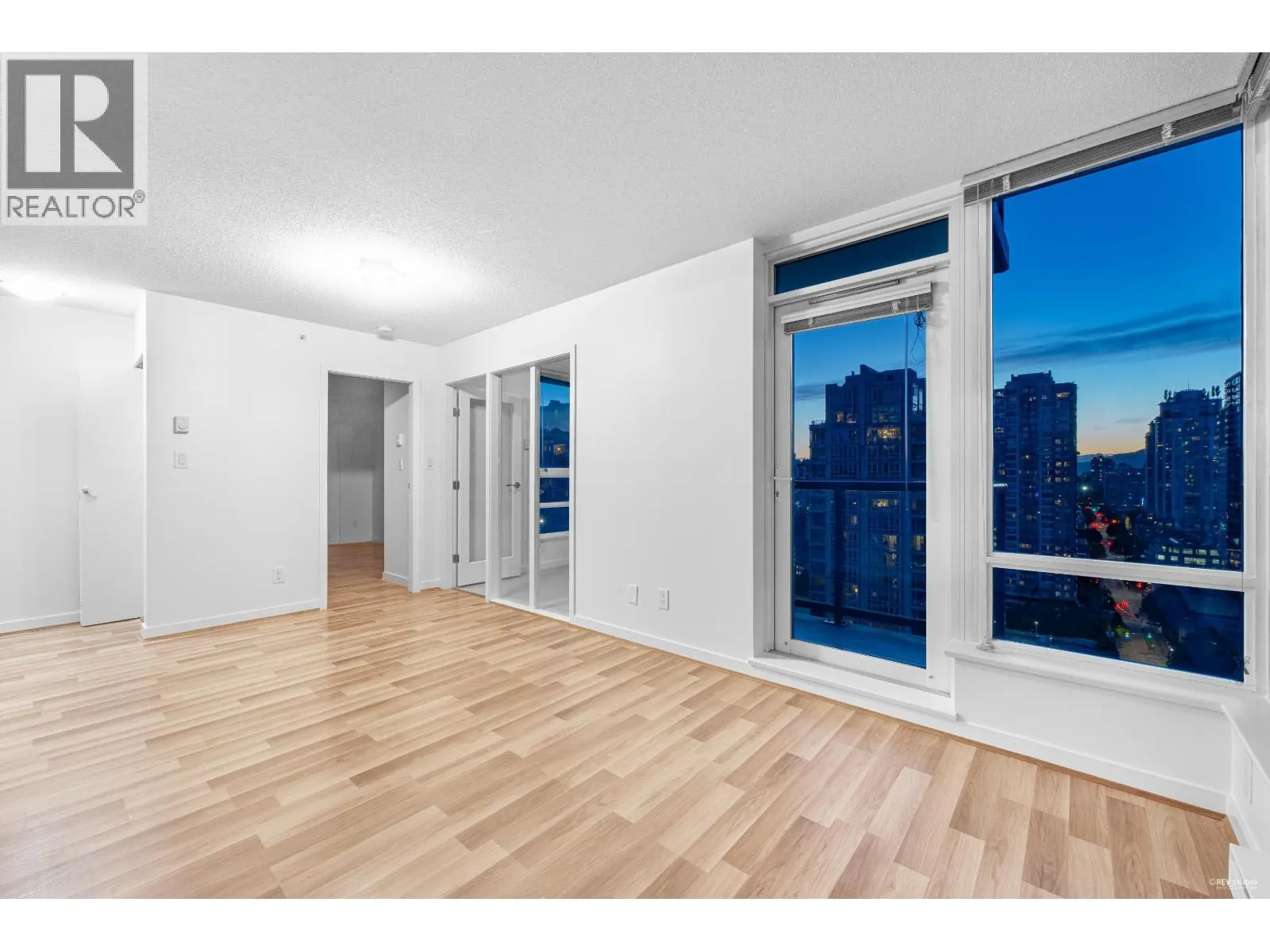 2908 928 BEATTY STREET