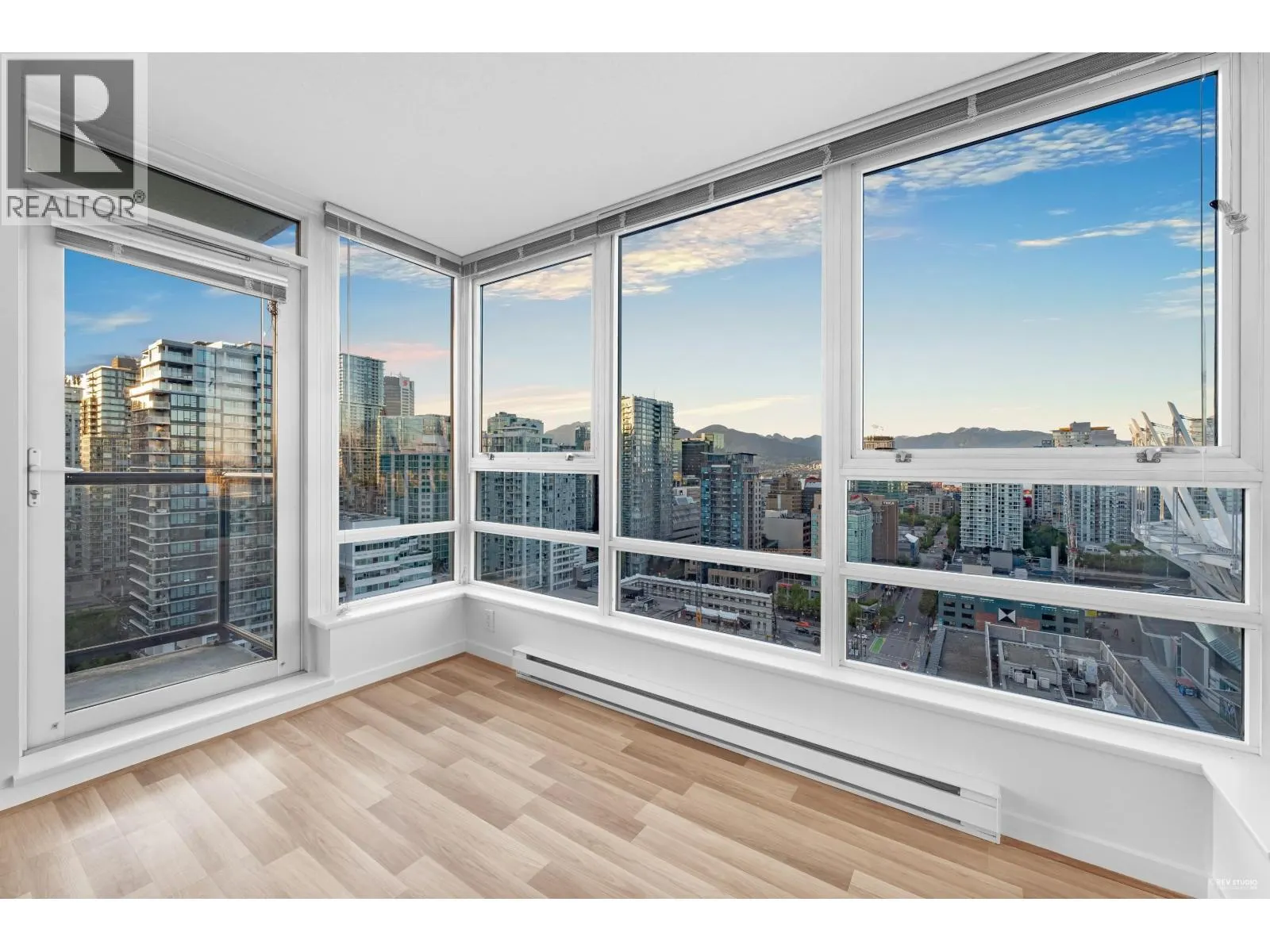 2908 928 BEATTY STREET