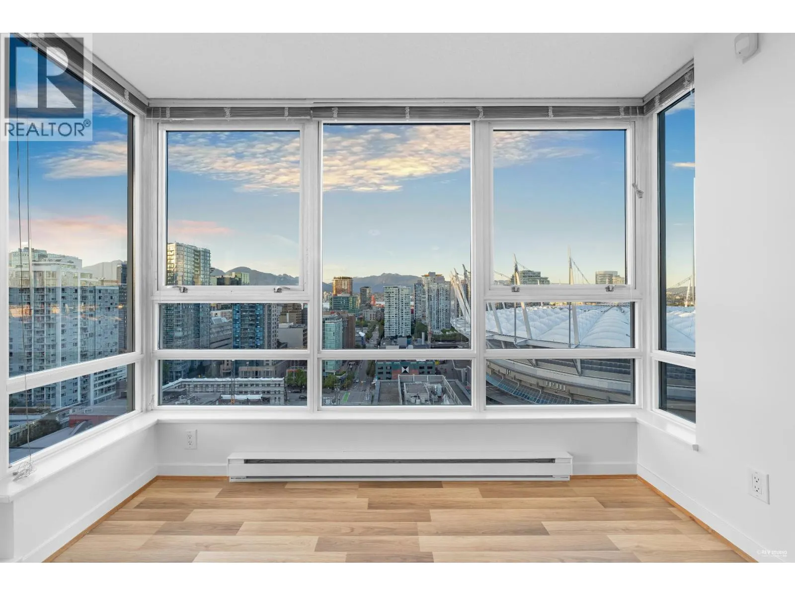2908 928 BEATTY STREET
