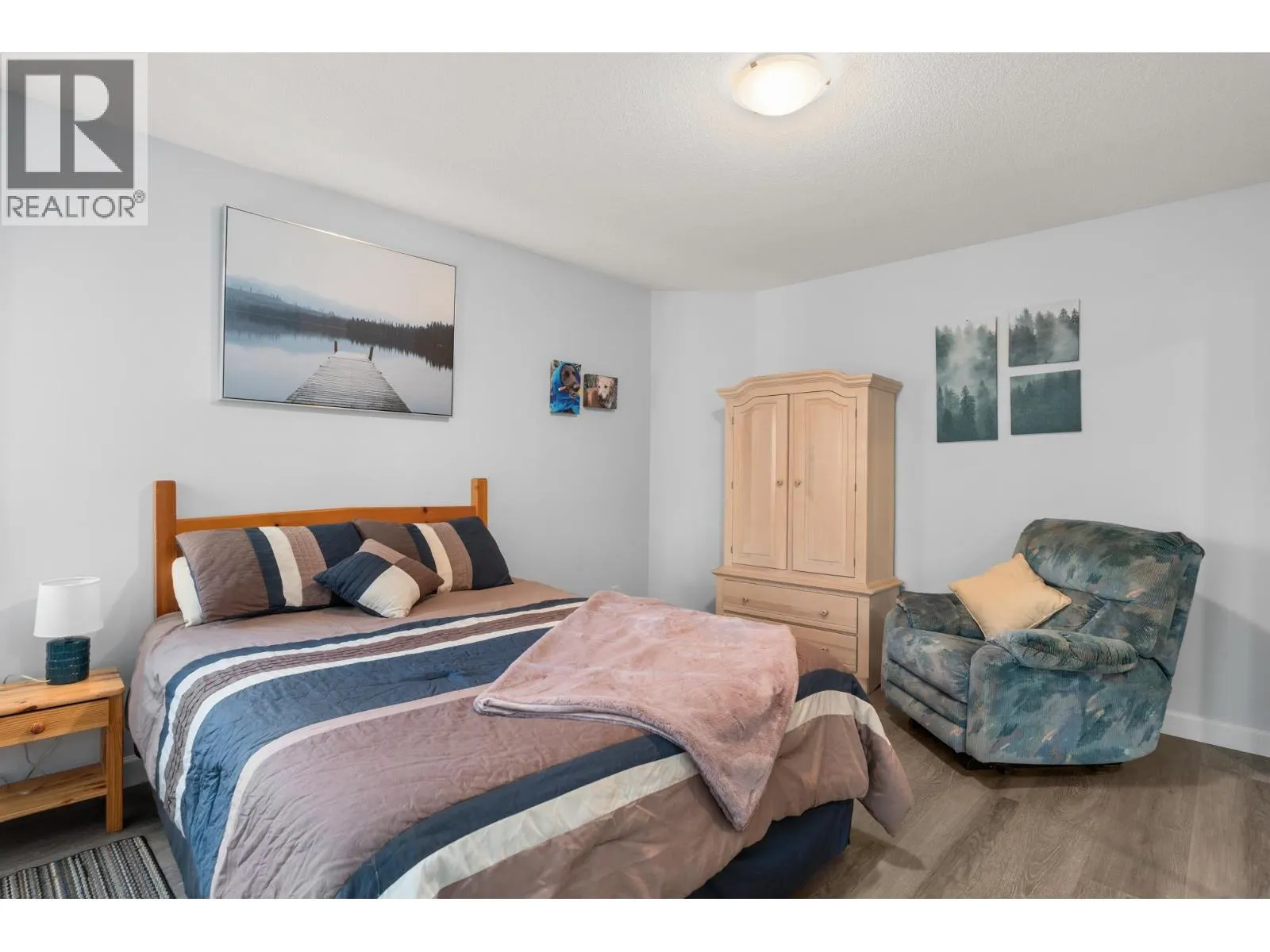 1480 VIEW CRESCENT