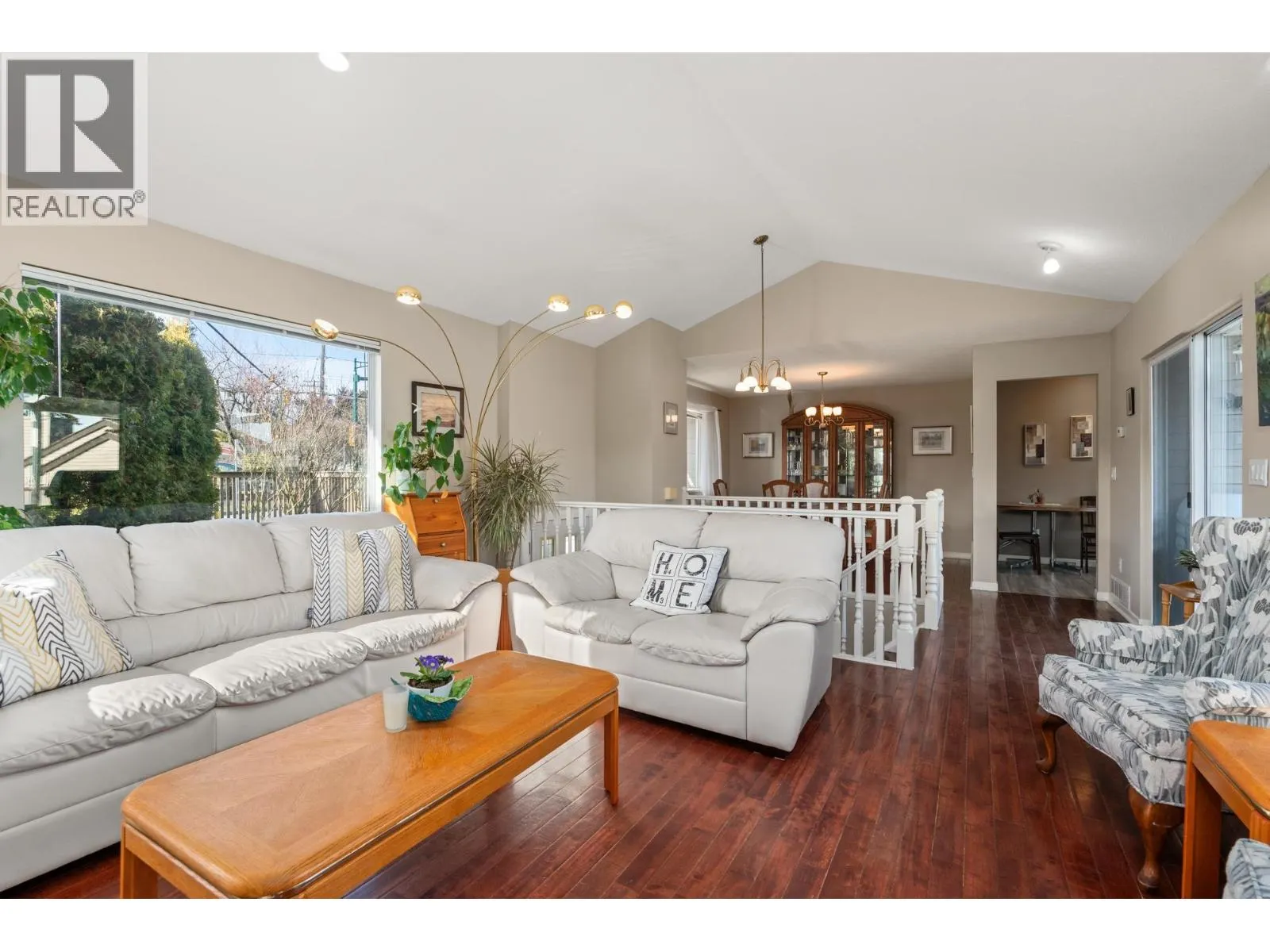 1480 VIEW CRESCENT
