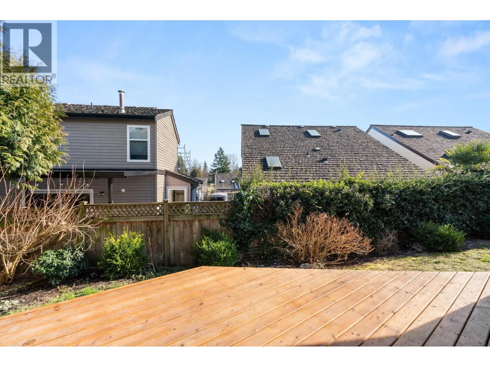 1480 VIEW CRESCENT
