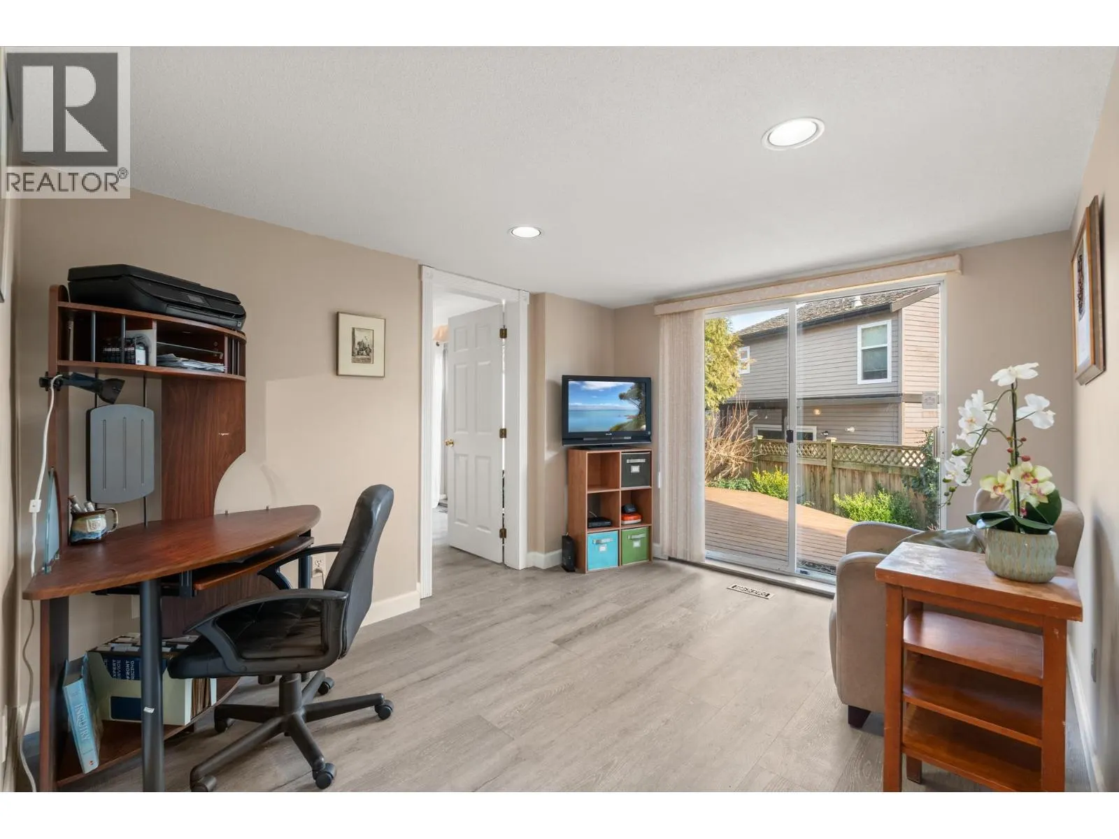 1480 VIEW CRESCENT