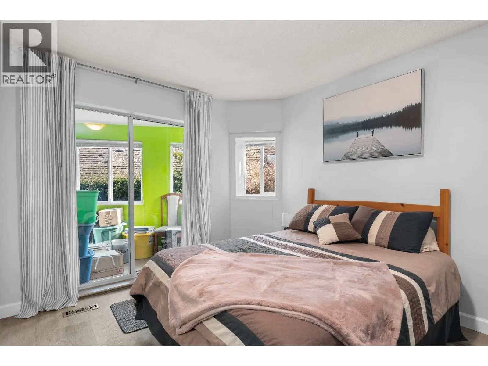 1480 VIEW CRESCENT