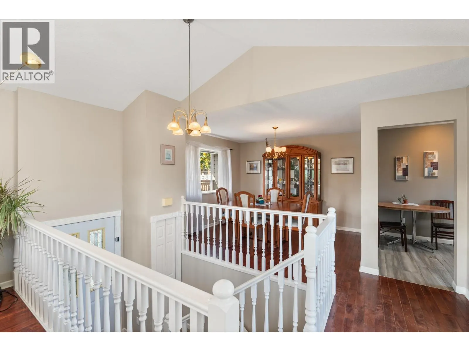 1480 VIEW CRESCENT