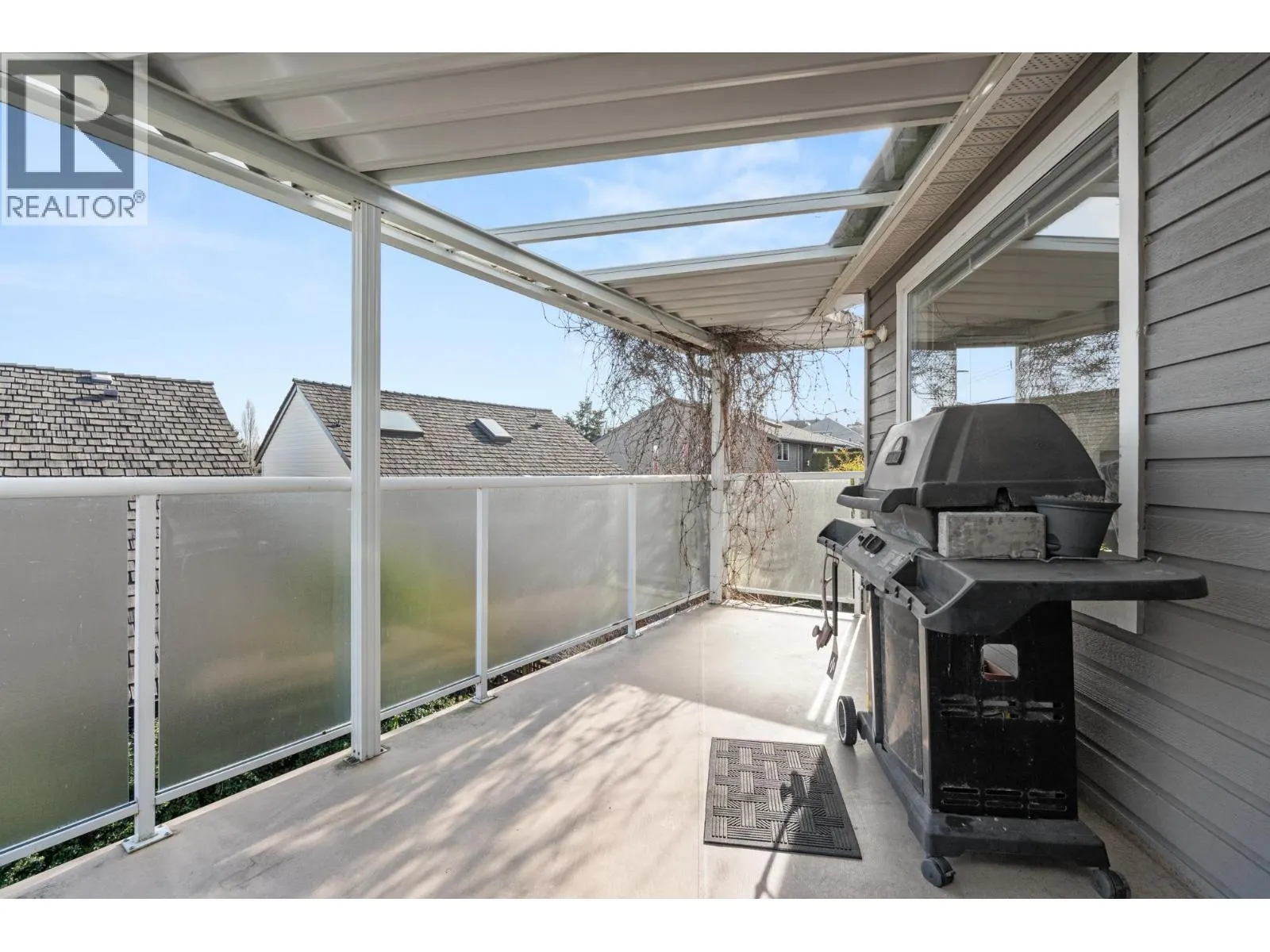 1480 VIEW CRESCENT